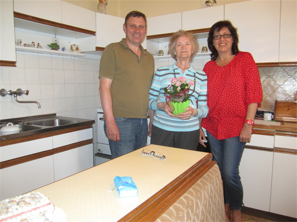 EBERAU: Frau Hermine Sabara feierte ihren 80. Geburtstag.